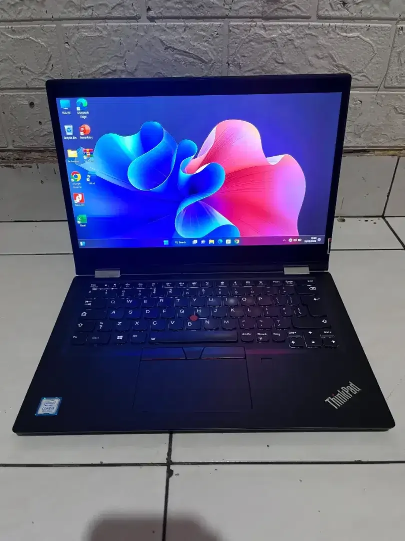 Dijual Lenovo Thinkpad X390 Yoga Intel core i5 gen8 (ram 8/nvme 128) - Image 2 of 4