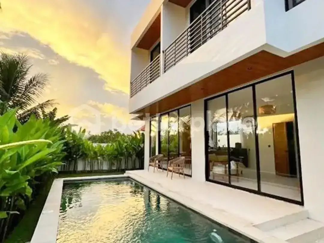 Income-Generating Ubud Gem – Stylish Fully Furnished 2-Bed Villa with High-Rated Booking Accounts, Dedicated Staff, and Seamless Ownership Transition - Image 1 of 10