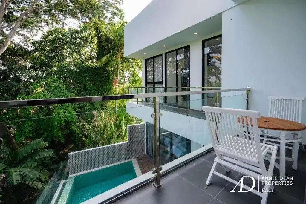 FREEHOLD | MODERN VILLA WITH ROOFTOP TERRACE IN PADONAN, CANGGU - Image 3 of 10