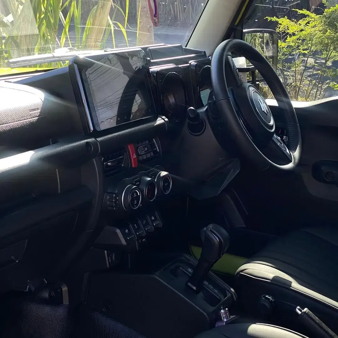 Suzuki Jimny JB74 5Doors 1.5 AT - 2024 - Image 7 of 10