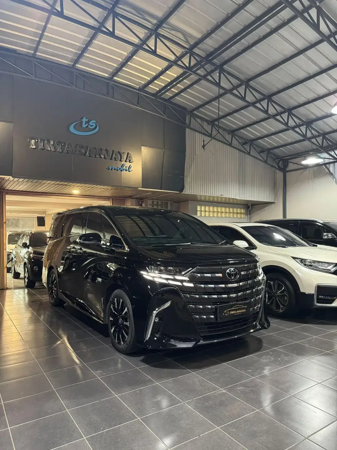 Toyota Alphard G Hybrid 2024 KM 18 rb HEV TSS | 2025 Non Modellista - Image 1 of 5