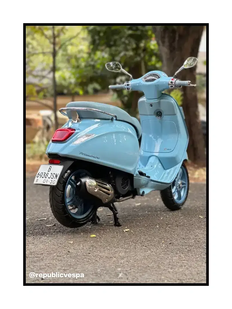 VESPA PRIMAVERA S NEW MODEL 150 IGET ABS LED TH 2025 PERCECT CONDITION - Image 5 of 7