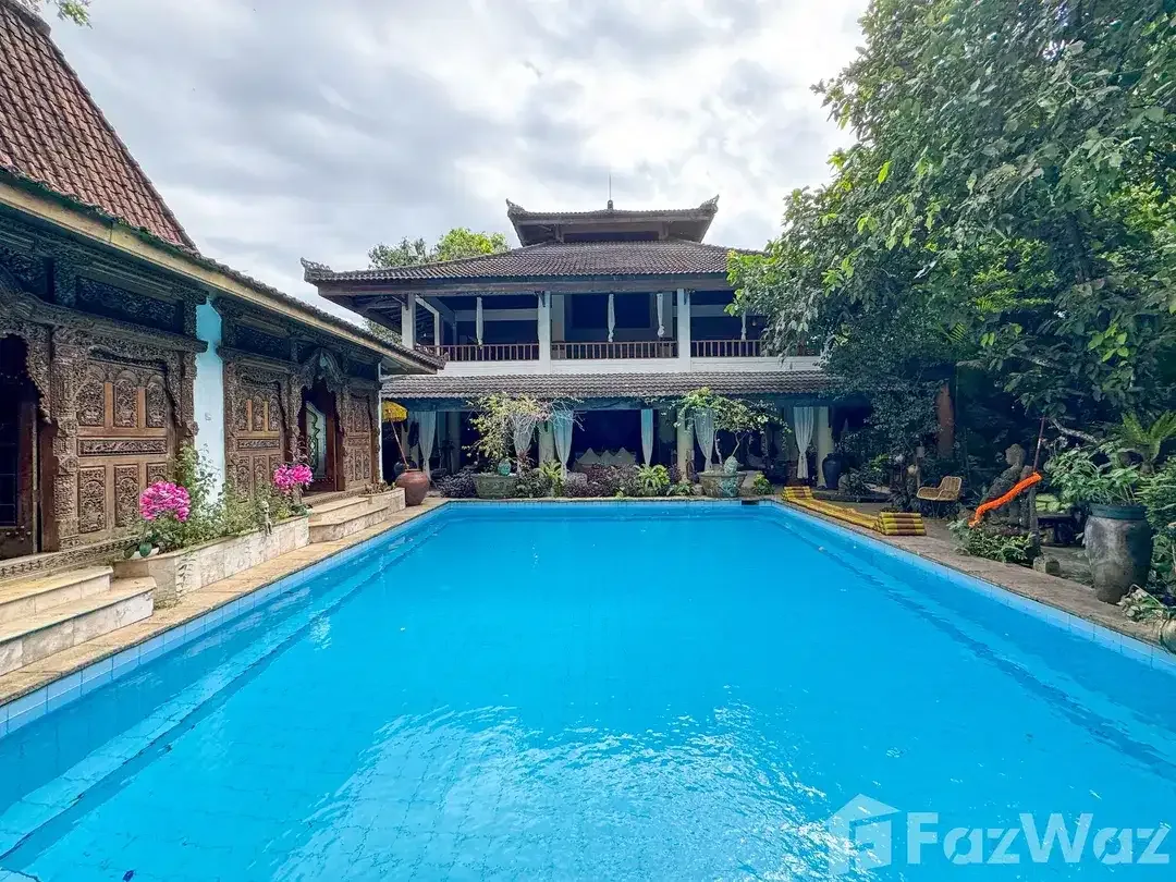 6 Bedroom Villa for sale in Seminyak, Bali - Image 2 of 10