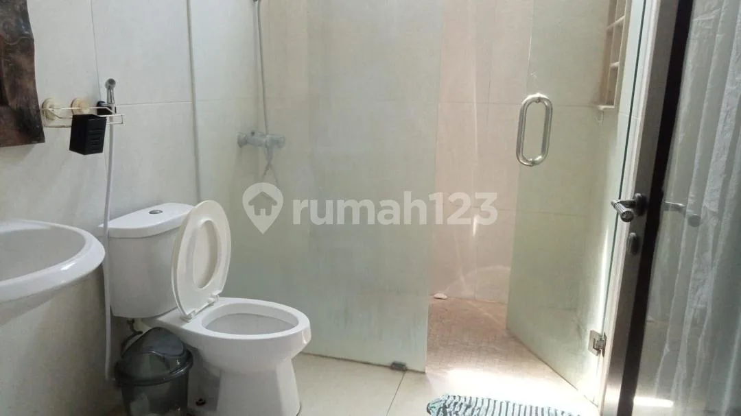 Villa Jual 3 Lantai 6 Bedroom With Pool Area Denpasar Barat - Image 4 of 4