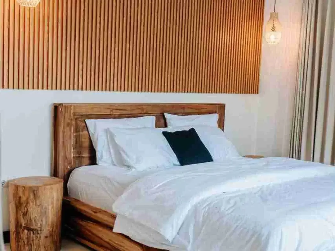 DISEWAKAN VILLA BAGUS DAN LUAS SEKALI STRATEGIS DI TIBUBENENG, CANGGU, BALI - Image 8 of 10