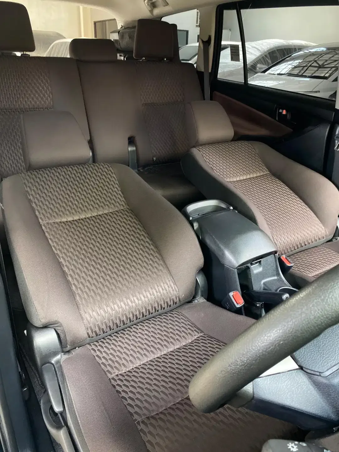 Innova G 2.4 Diesel Matic 2024 - Image 9 of 10