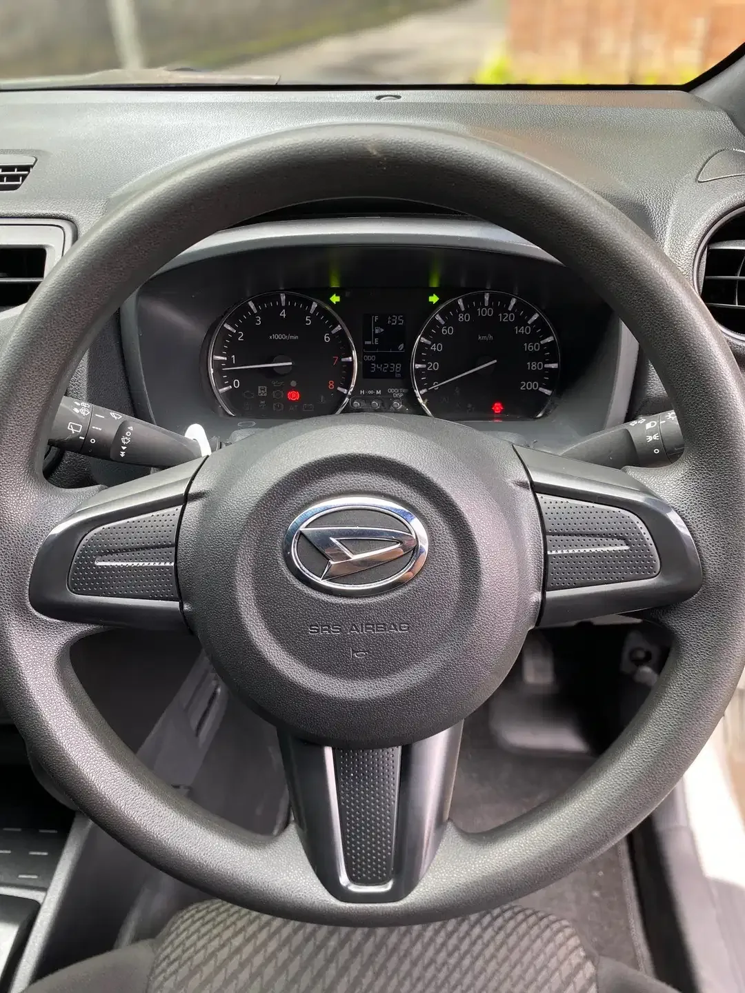 Daihatsu Terios X Manual 1.5 MT 2023 - Image 5 of 10