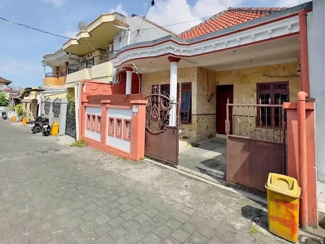 Dijual Rumah 1 lantai Masih terawat baik dan siap huni Lokasi Jl Gunung Resimuka - Image 1 of 10