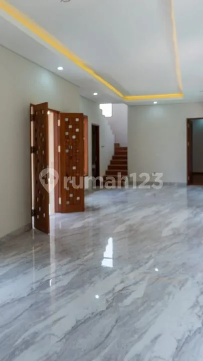 Dijual Villa Mewah Dekat Pantai dan Rs Internasional Sanur Bali - Image 2 of 4