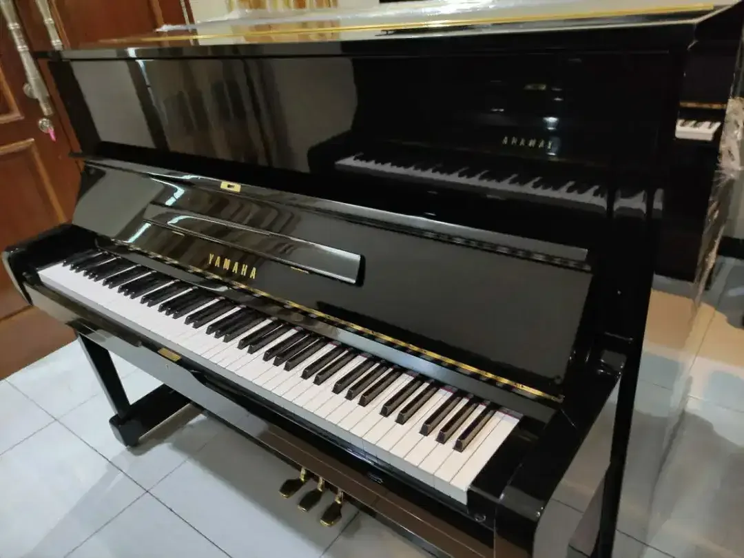 Piano Yamaha U1 Japan Built up - Image 1 of 2