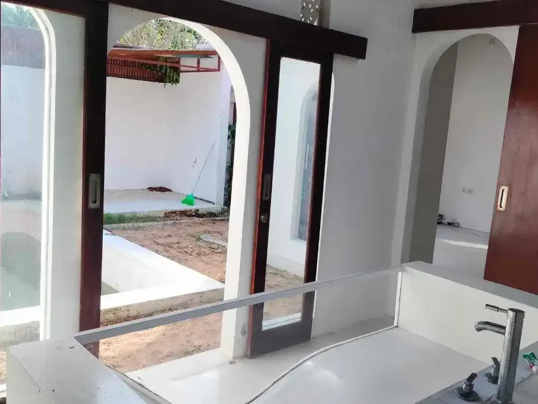 Di sewakan tanah bonus bangunan 6 unit villa kosong lokasi dekat Kempinski nusadua Bali. - Image 8 of 10