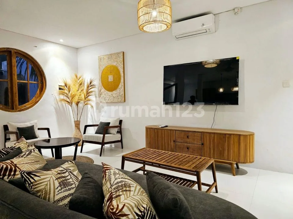 3Br Contemporary Villa, Modern Interior & Prime Location Seminyak - Image 3 of 4
