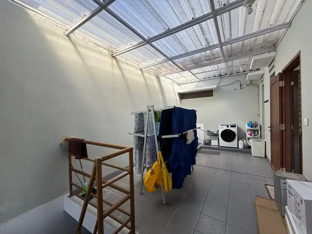SPACIOUS 4BEDROOM HOUSE IN HARVESTLAND KUTA - Image 2 of 10