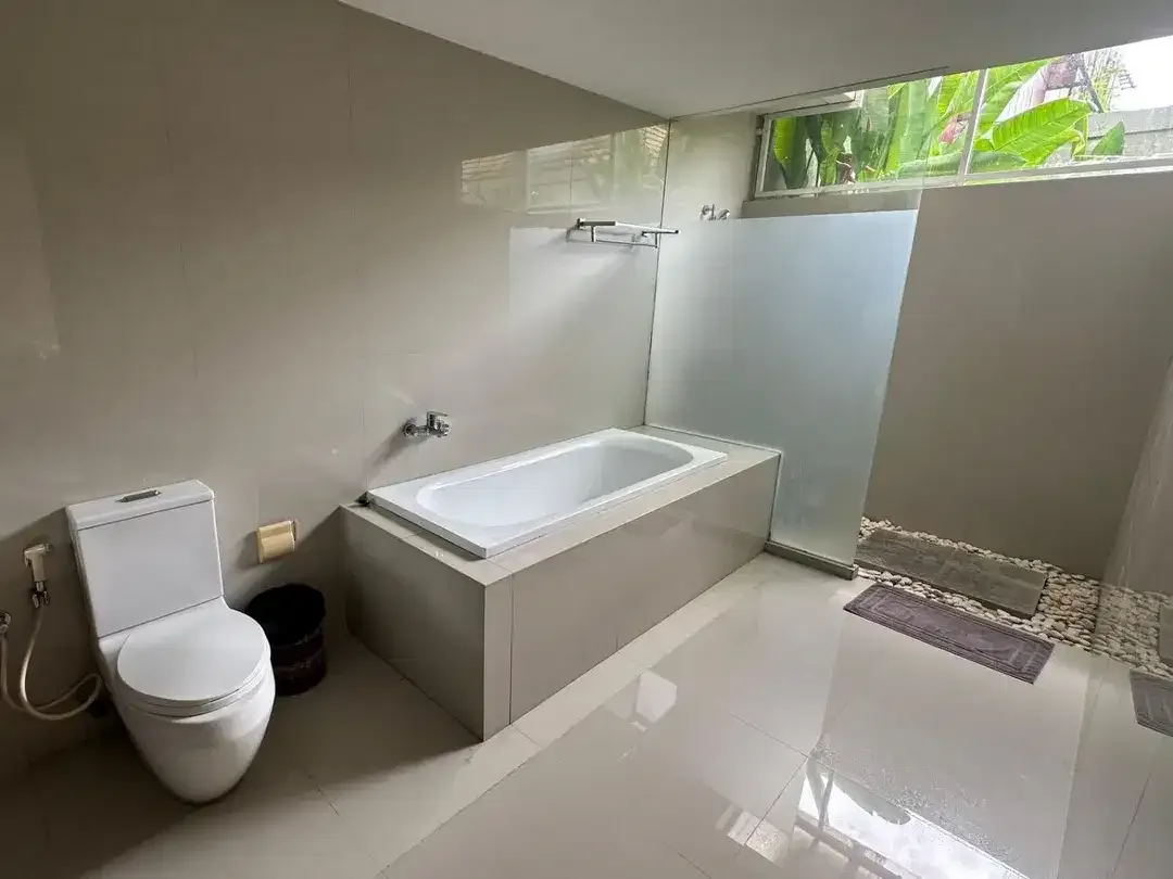 Disewakan Vila 2 Kamar Dengan Taman Luas, Fully Furnished di Pecatu Dekat Bingin - Image 5 of 7