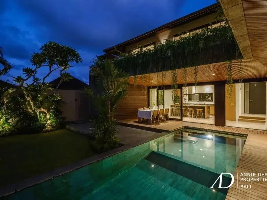FREEHOLD | MODERN VILLA WITH COMMERCIAL SHOPFRONT IN CENTRAL CANGGU - Image 10 of 10