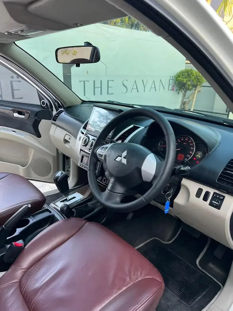 MITSUBISHI PAJERO SPORT DAKAR 4x4 2014 PMK DIESEL AT PUTIH - Image 6 of 10