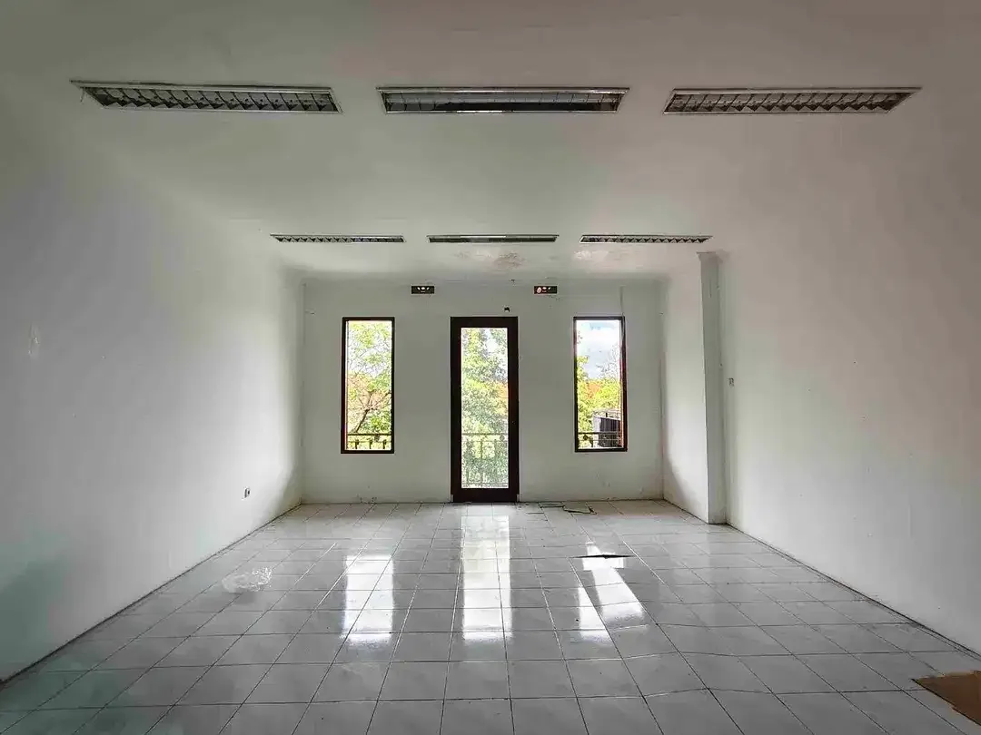 Ruko 3 lantai lokasi premium Cok Agung Tresna Renon Denpasar Bali - Image 9 of 10