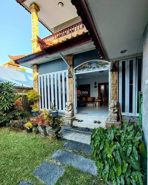 AMS-020.BTR Rumah Mewah 2 Lantai di Kawasan Elit Tukad Musi Renon – 5 Kamar, Halaman Luas & Fasilitas Lengkap! - Image 2 of 10
