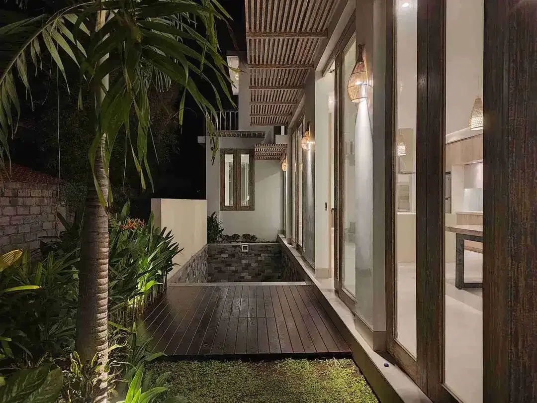 VILLA BARU HANYA 200M DARI PANTAI CEMAGI CANGGU MILIK SENDIRI SEMIFURNISHED 2 LANTAI MASUK 20M SAJA - Image 10 of 10