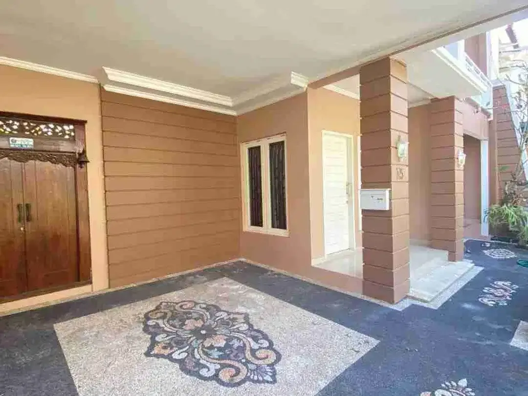 Rumah Sewa di Kerobokan Dekat Seminyak – Jl. Mertanadi, 4 Kamar Tidur, Private Pool - Image 2 of 9