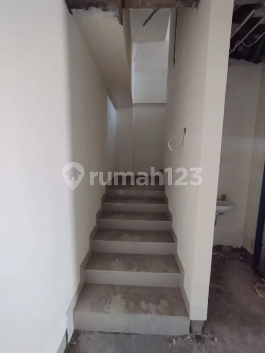 Jual Ruko 4 Lantai di Pinggir Jalan Kedonganan,kuta Selatan,bali - Image 3 of 4