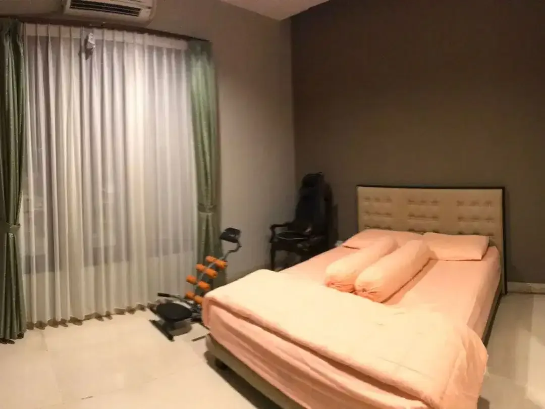 FOR RENT RUMAH SIAP HUNI 4BR KAWASAN BAGUS STARTEGIS DI DENPASAR BARAT - Image 9 of 10