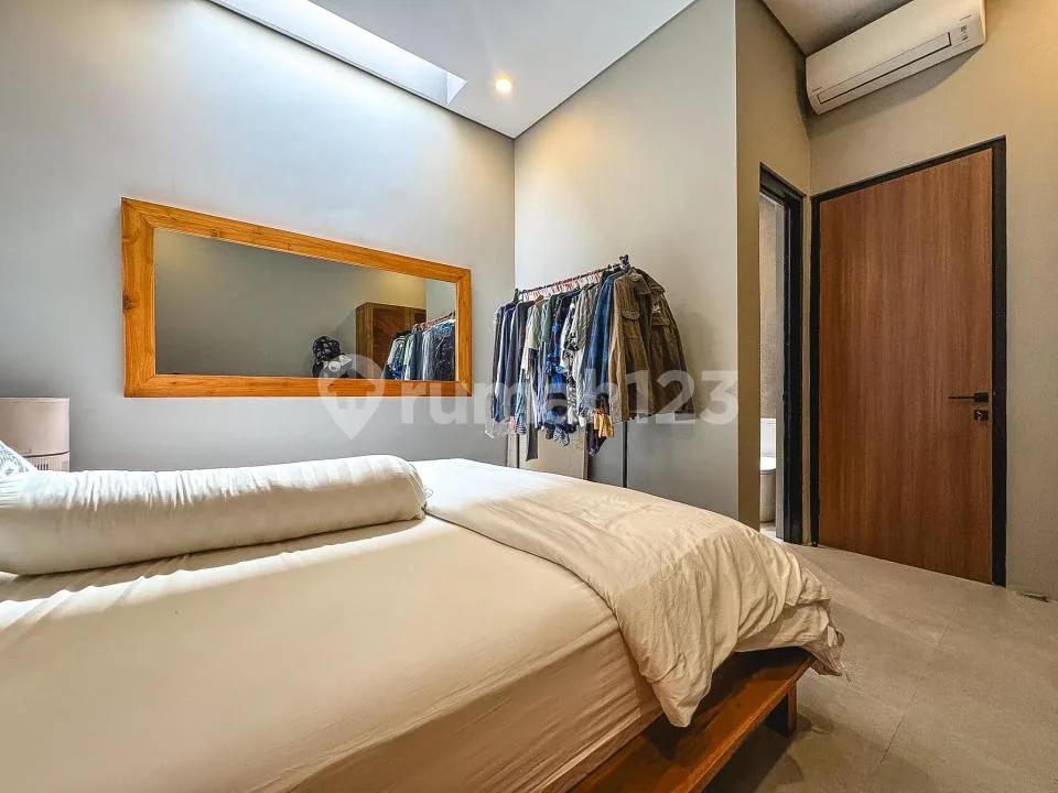 Villa 2Br Minimalist Modern Furnished Taman Mumbul - Image 3 of 4