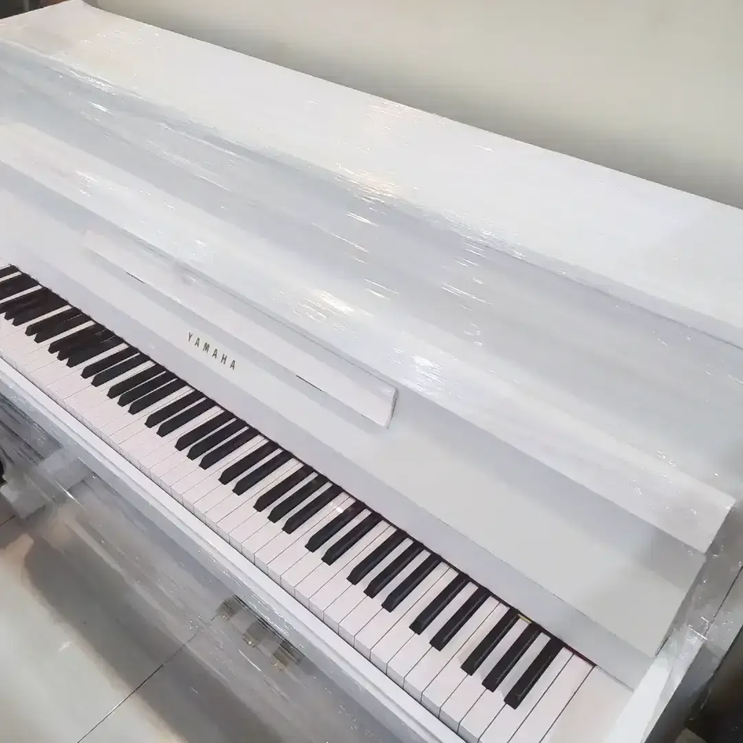 Piano Yamaha LU white - Image 1 of 2