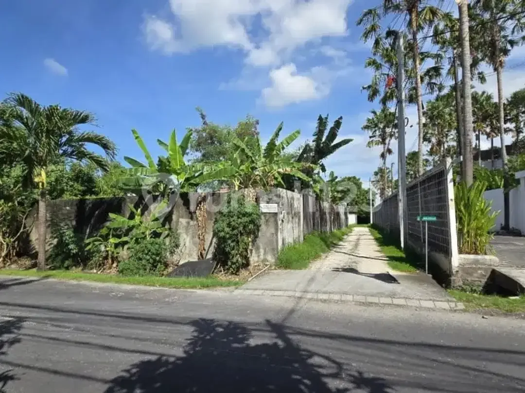 Dijual Tanah Premium Sangat Langka Sangat Strategis - Image 8 of 9