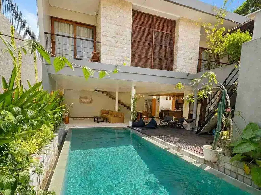 Villa Modern Tropical 2BR Dekat Batu Belig Beach Umalas - Image 1 of 10