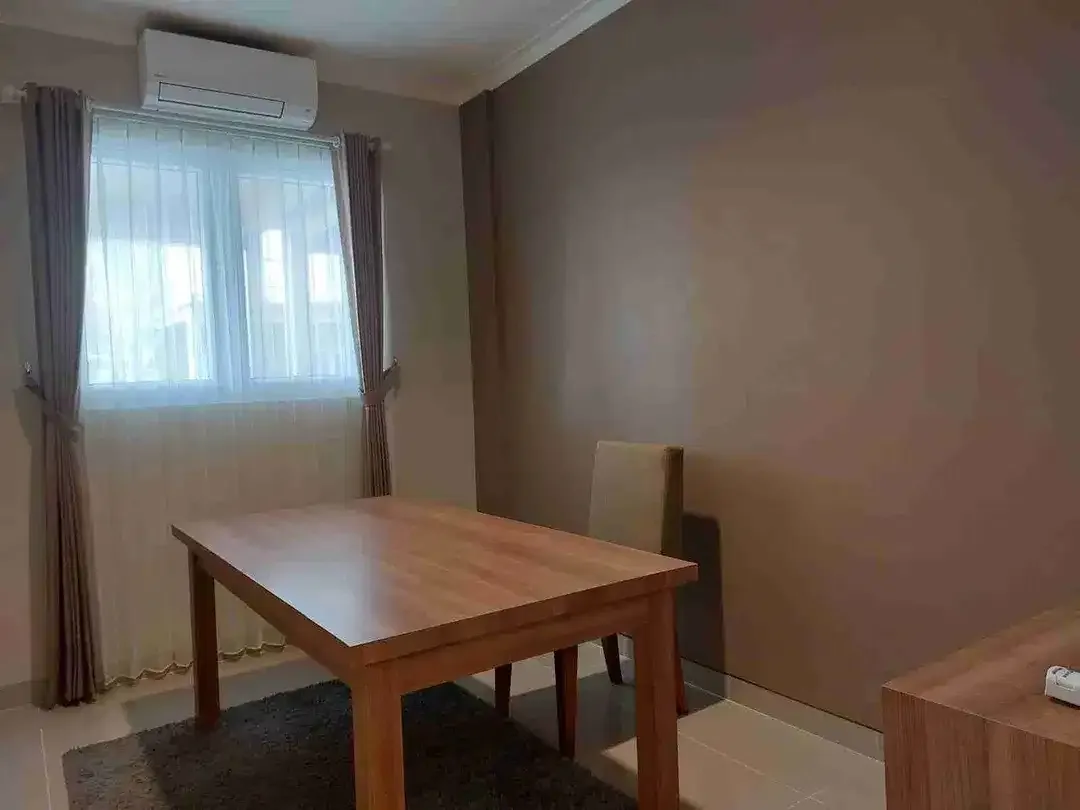 Rumah Cantik Full Furnished 4BR Harvestland Jimbaran - Image 5 of 10