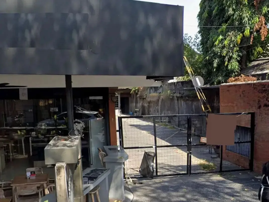 TANAH PREMIUM BONUS BANGUNAN EX HOTEL BINTANG 3 DI JL RAYA LEGIAN DEKAT PANTAI KUTA - Image 7 of 10