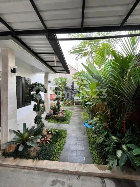 Rumah 2 Lantai Lingkungan Nyaman di Mumbul Nusa Dua Dekat Tol - Image 2 of 4