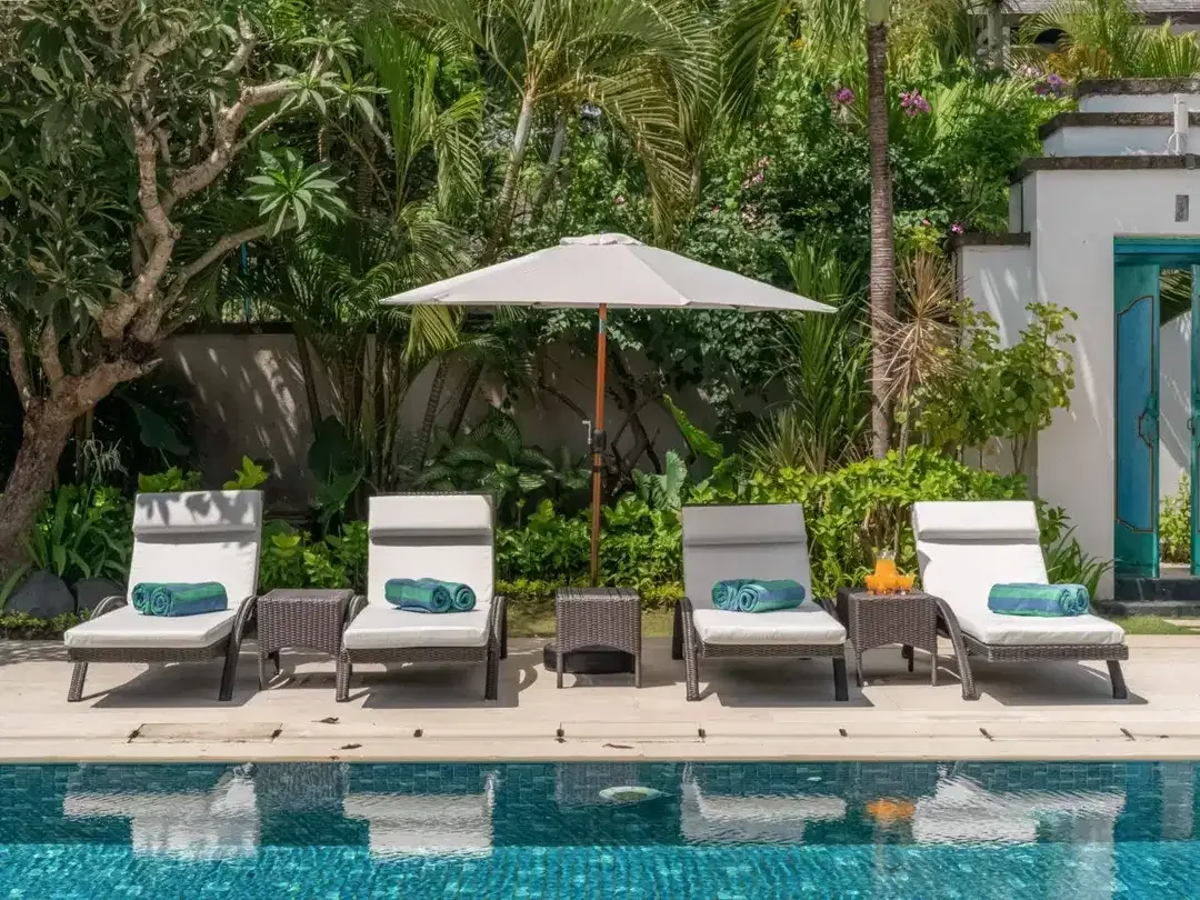 Dijual Cepat dan Disewakan Villa 2 Lantai Exclusive Hadap Pantai Pinggir Laut, Lokasi Strategis Wisata Badung Bali - Image 9 of 10