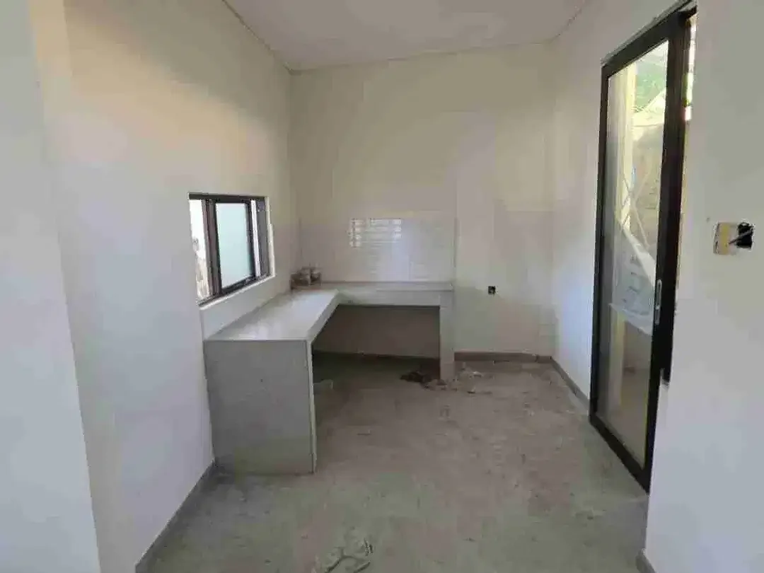 RUMAH BARU SIAP HUNI 2 LANTAI DEKAT KERTALANGU, SANUR DAN BATUBULAN - Image 6 of 10