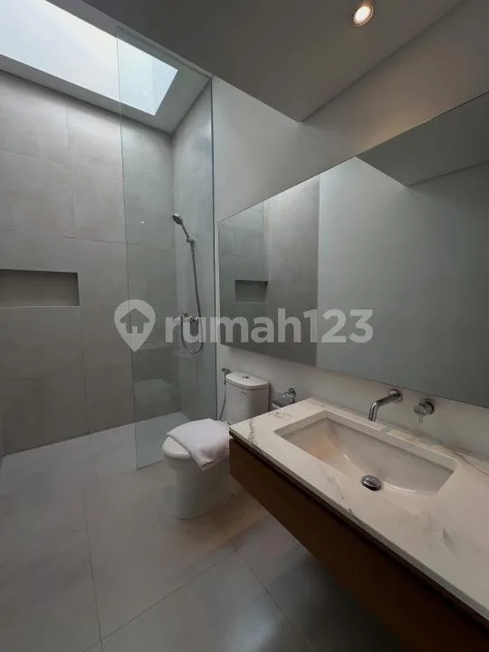Rumah Villa 4 Bedrooms Renon Dekat Sanur Bali - Image 2 of 4