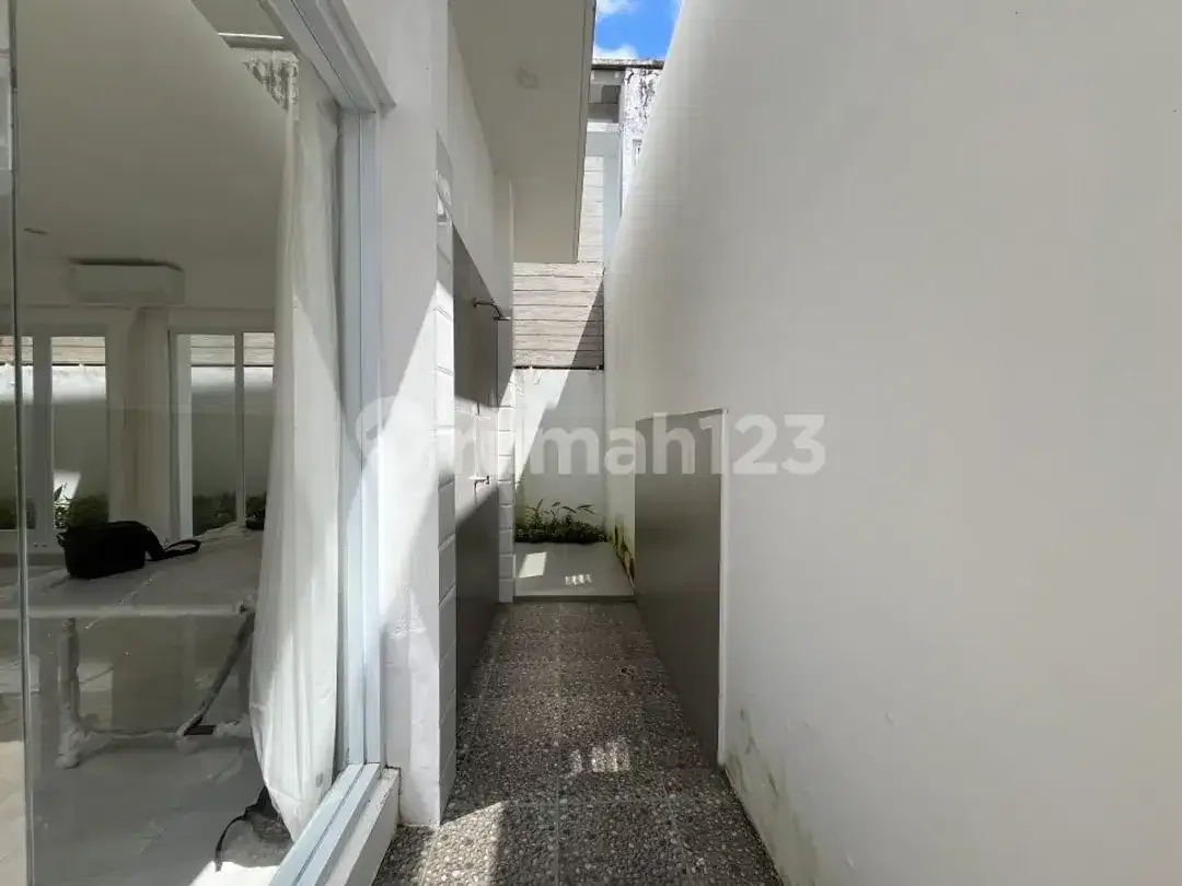 Exclusive Villa One Gate System Near Pandawa Beach - Image 5 of 10