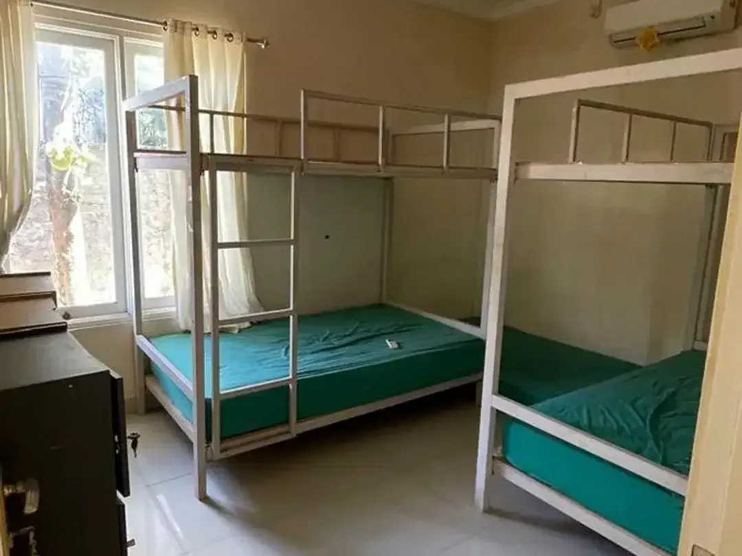 RUMAH DIKOMPLEK EXCLUSIVE 2 LANTAI DIJUAL – DAUH PURI, DENPASAR BARAT. - Image 7 of 10