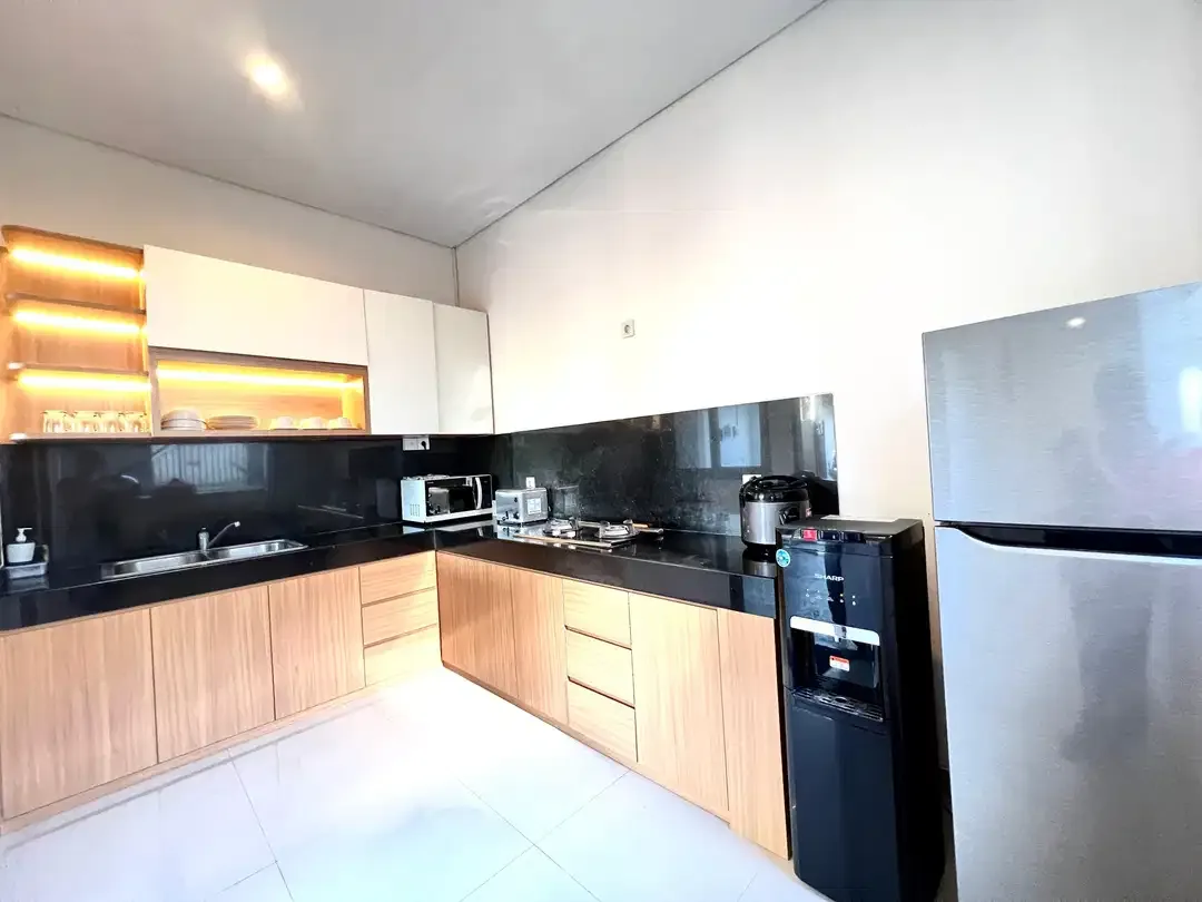 DIJUAL VILLA PREMIUM DUA LANTAI KAWASAN KUTA BADUNG BALI - Image 6 of 9