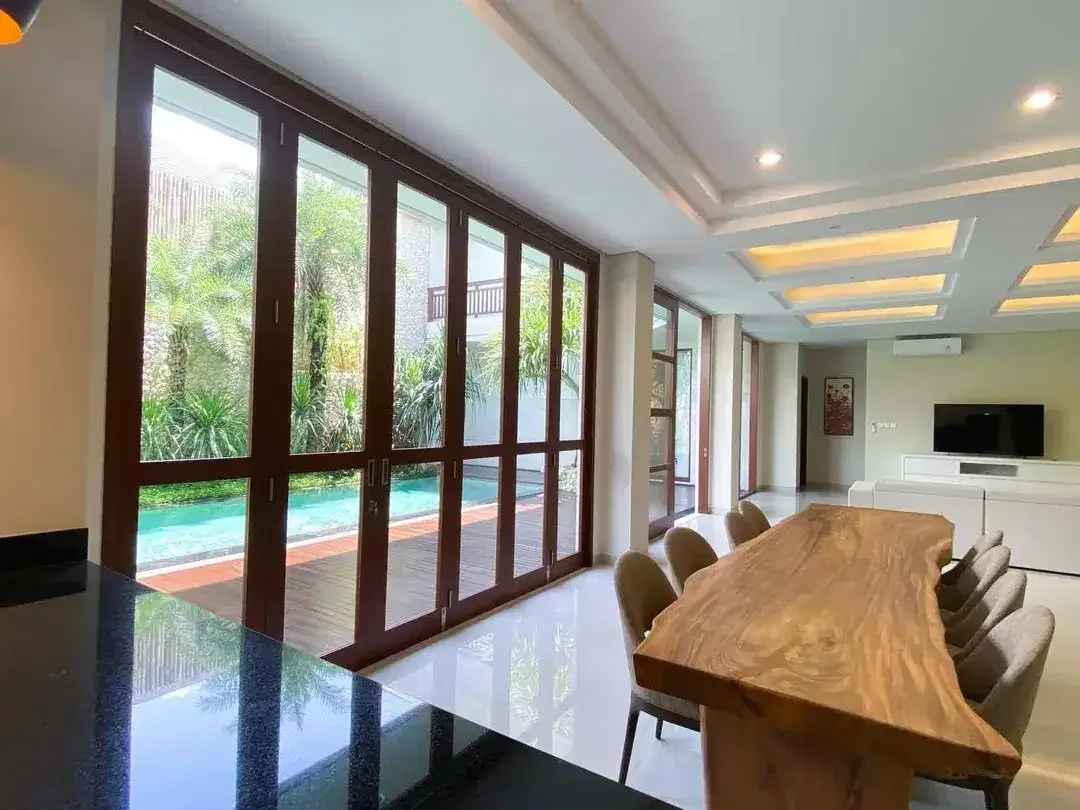 Di jual Brand New Villa Full Furnished Di Bumbak umalas Kerobokan - Image 3 of 10