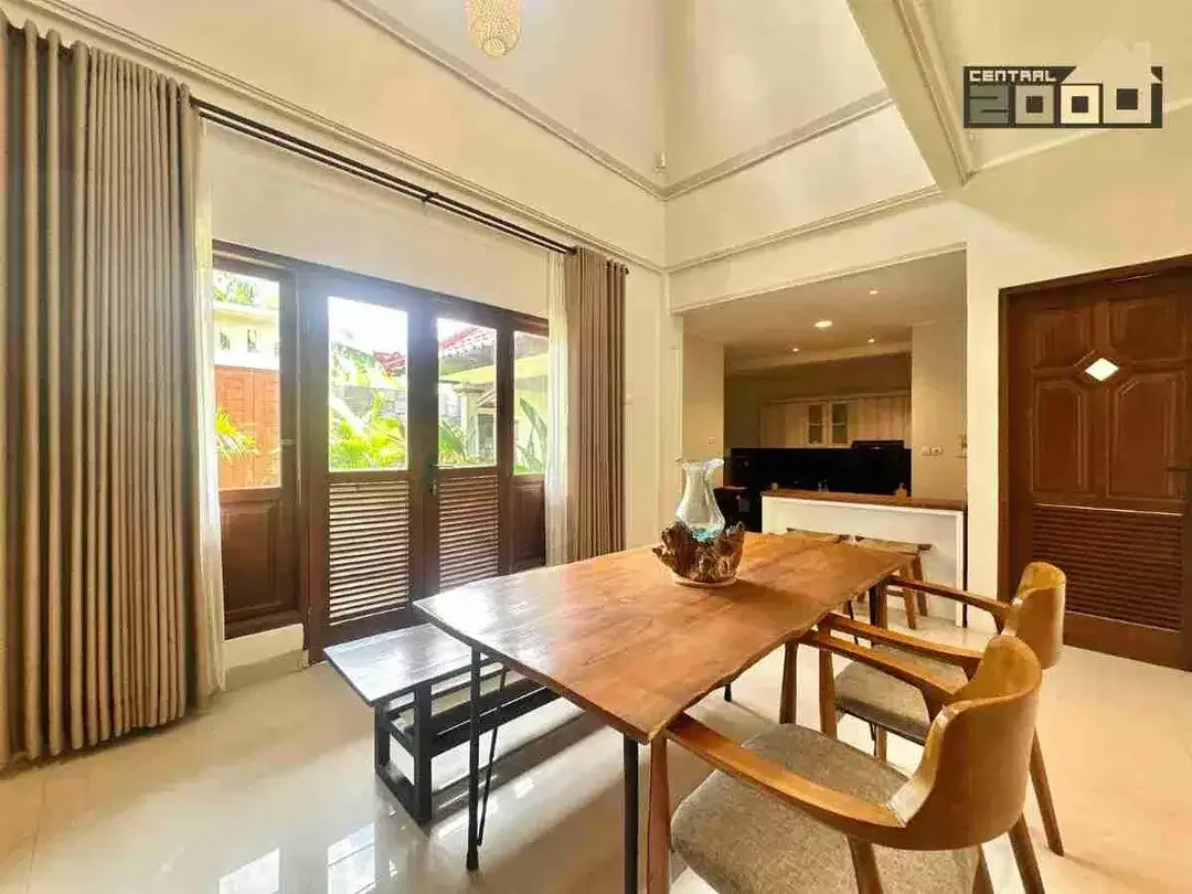 Dijual Rumah Dengan Kolam Lokasi Premium Umalas Bali - Image 4 of 10
