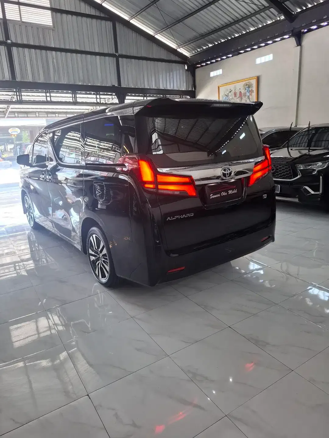 Toyota Alphard G facelift - Image 4 of 8