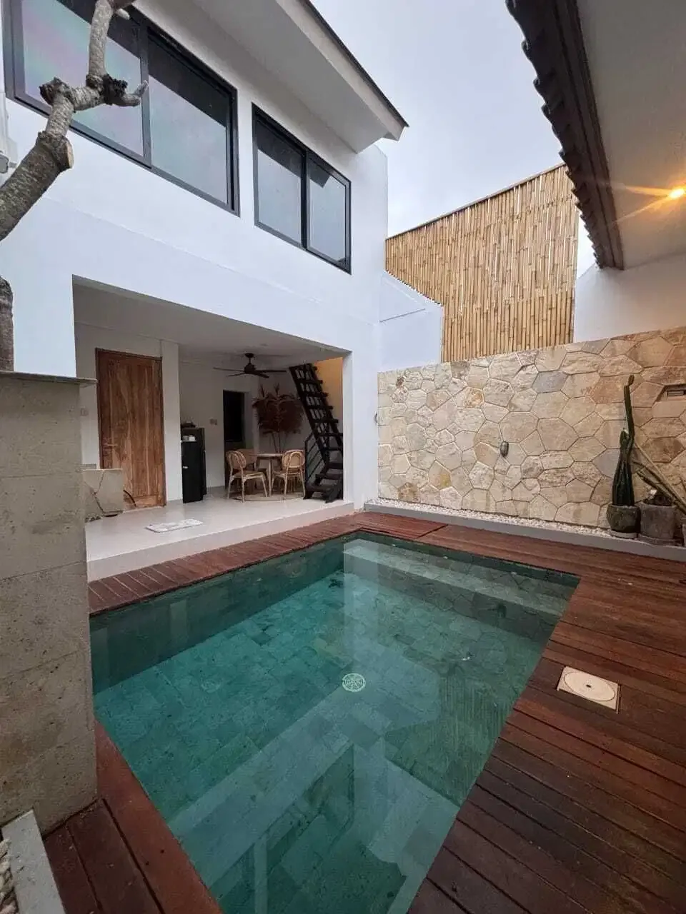 Villa Mewah Mediterania Full Furnished di Kerobokan Bali - Image 2 of 10