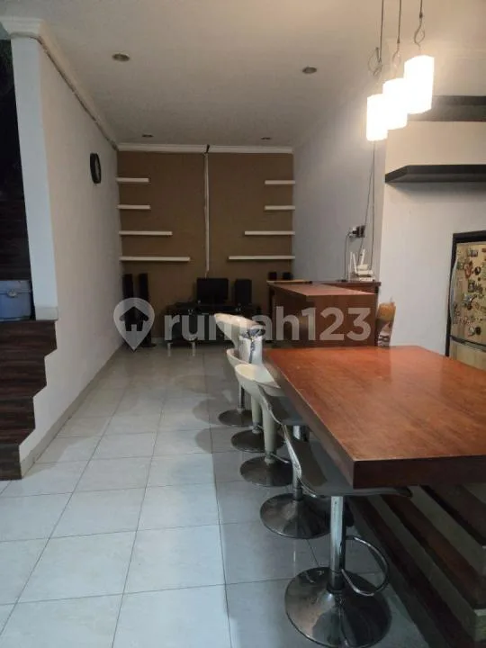 2 Lantai 4 Kamar Tidur Full Furnish di Tukad Renon - Image 3 of 4