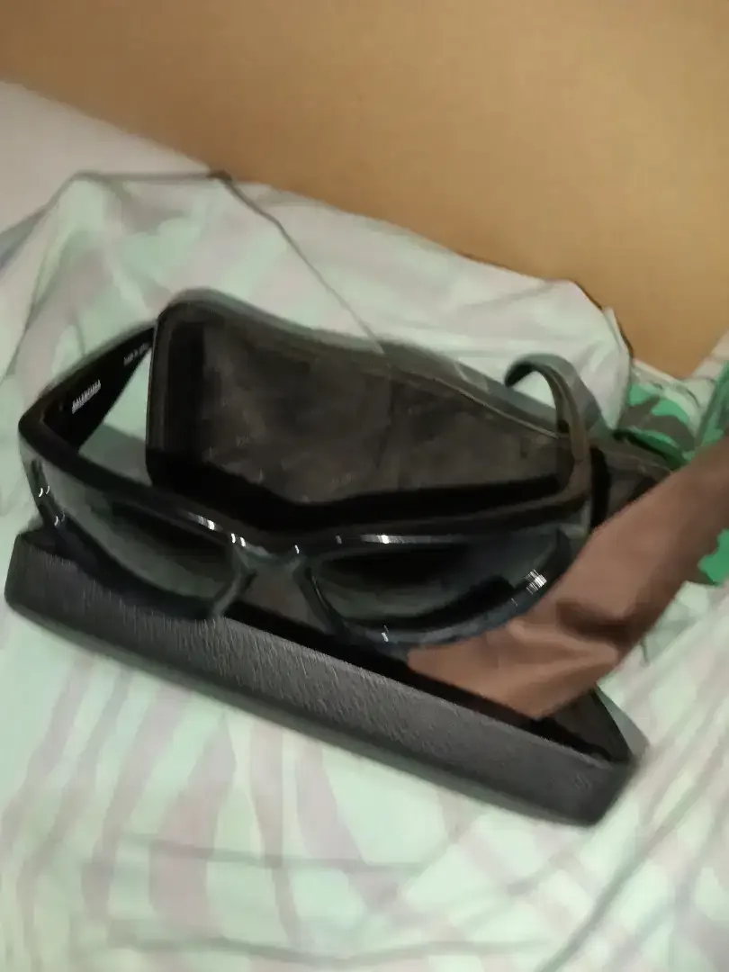 Balenciaga style wrap sunglasses ori - Image 6 of 10