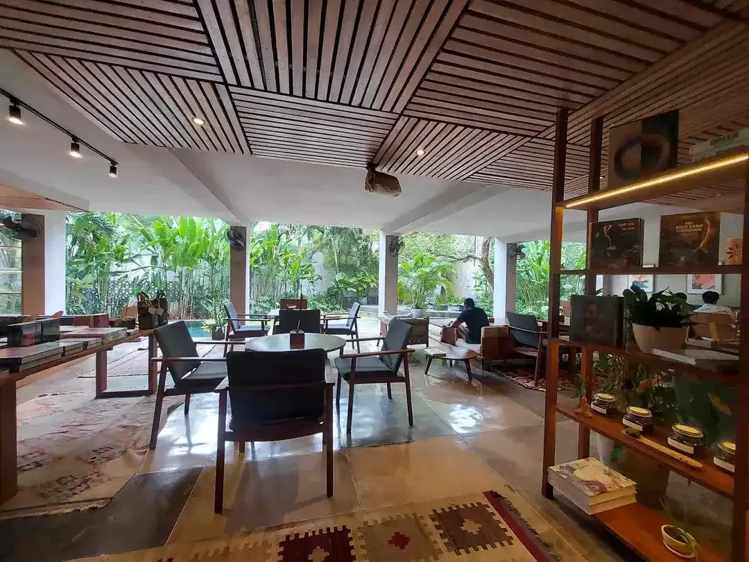 Freehold Boutique Hotel for Sale – 30 Rooms, Rooftop Pool, 400m to Batu Mejan Beach - Image 5 of 7