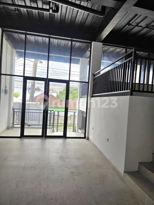 Disewakan Rumah Baru 3 Lantai di Krobokan - Image 4 of 4