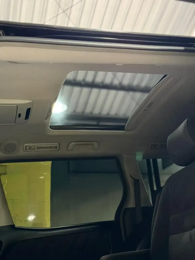 Toyota Alphard G 2005 - Image 8 of 10