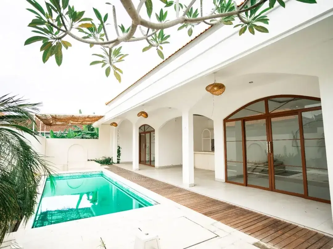 VILLA BRAND NEW DI BABAKAN CANGGU DEKAT PANTAI BATU BOLONG - Image 6 of 10