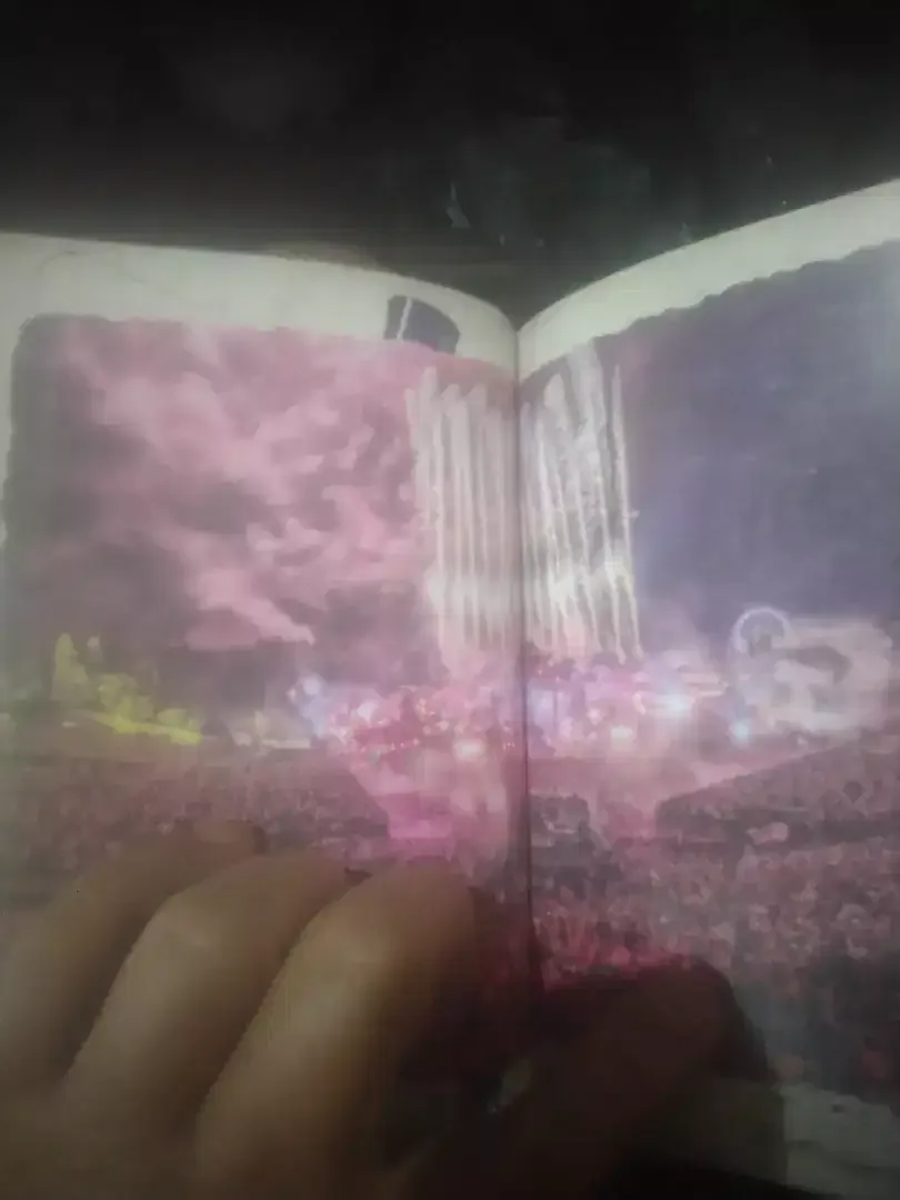 Buku Tomorrowland - Image 3 of 5